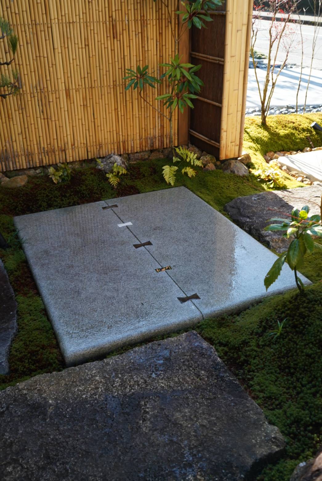 御影大判石／小原 正チギリ陶板／石井 隆寛